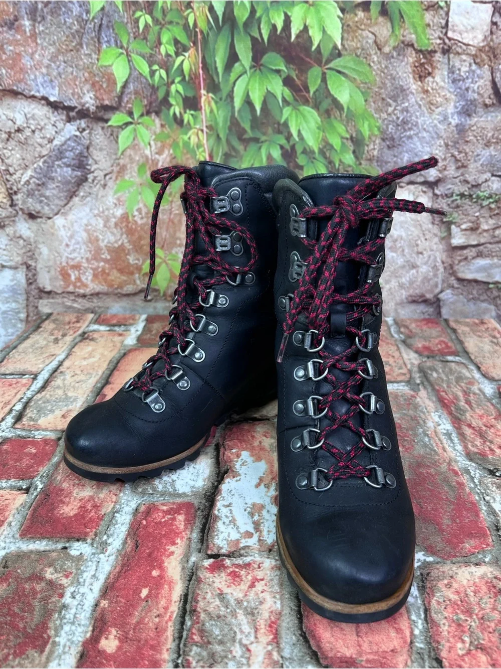 SOREL Black Leather Hidden Wedge Lace Up Boots, 7 - Picture 4 of 15